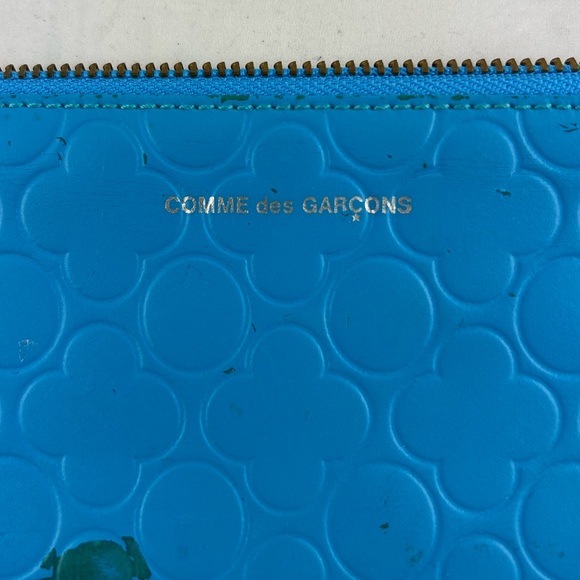 Commes Des Garçons Blue Embossed Clutch - Picture 4 of 4